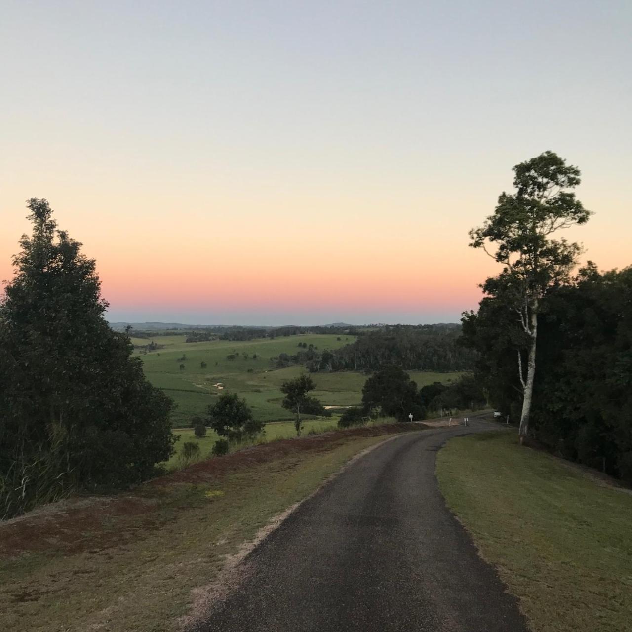 Mt Quincan Crater Retreat Yungaburra Exterior photo