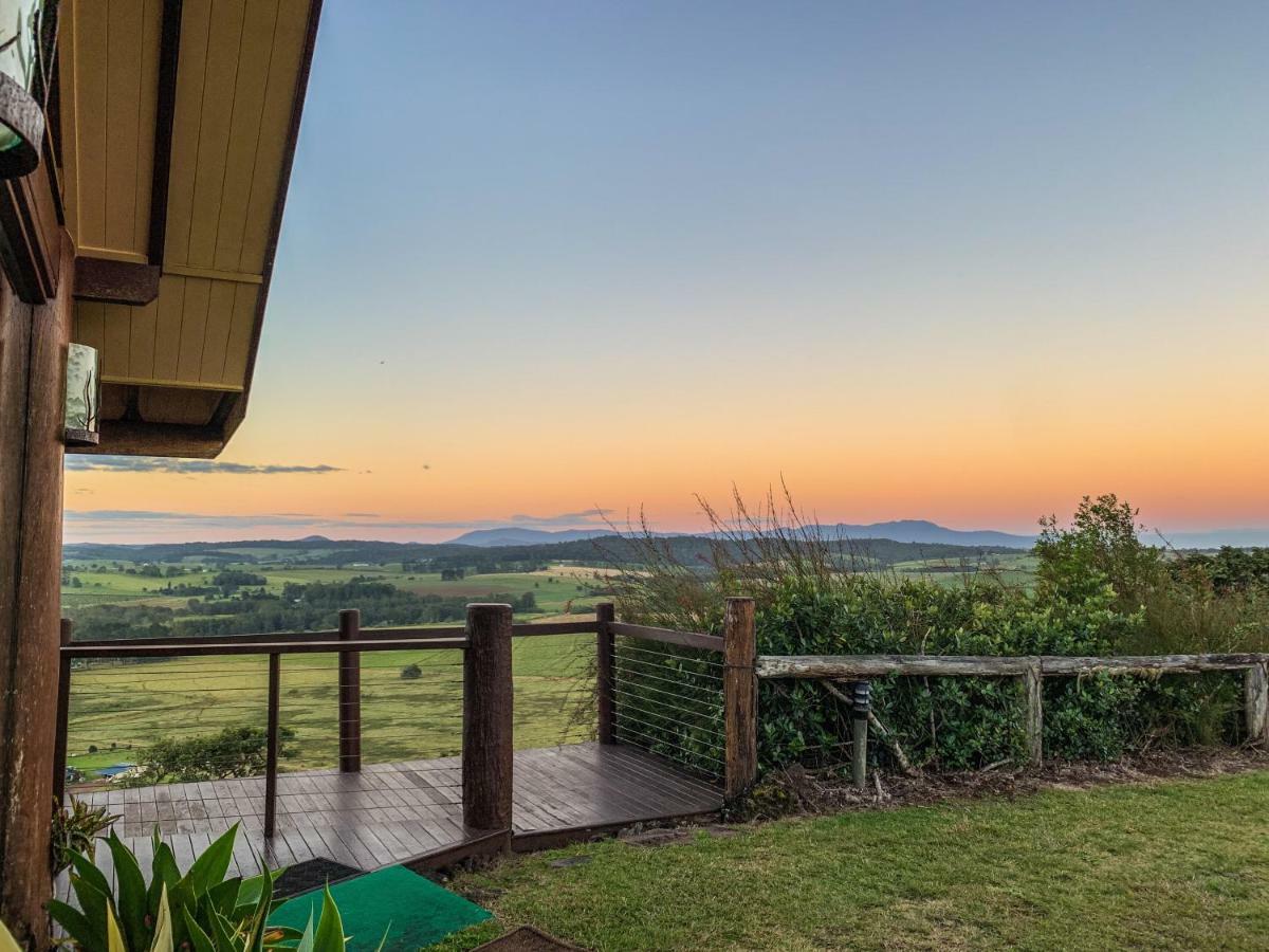 Mt Quincan Crater Retreat Yungaburra Exterior photo